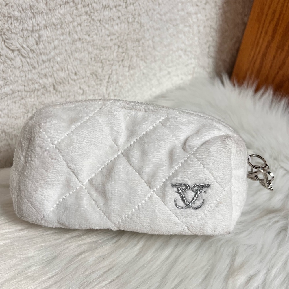 Frette Elegant White Quilted makeup Bag